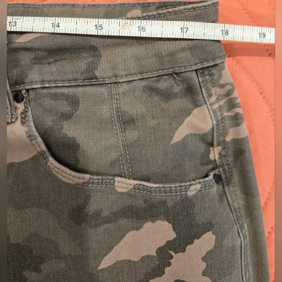 Laurie Felt Camouflage Pants with Floral Embroidery - Picture 5 of 6